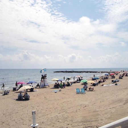 2 Bedroom Cozy Apartment In Torrevieja Esterno foto